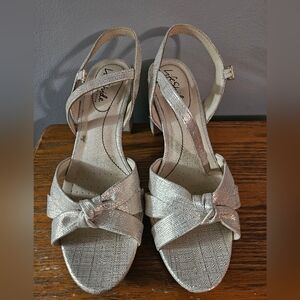 Lifestride FORMAL Silver-Gold Heels